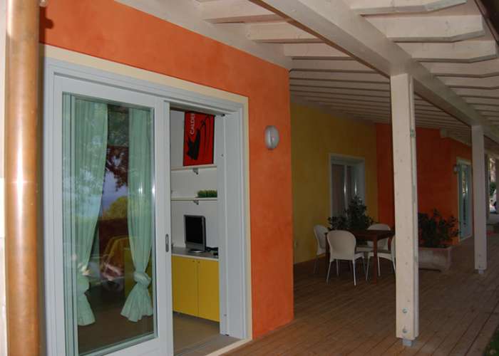 Camping Gardameer met appartement 2 slaapkamers en eigen badkamer 