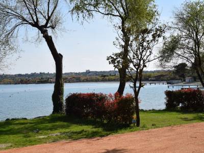 Camping Gardameer met staanplaatsen aan het meer 4