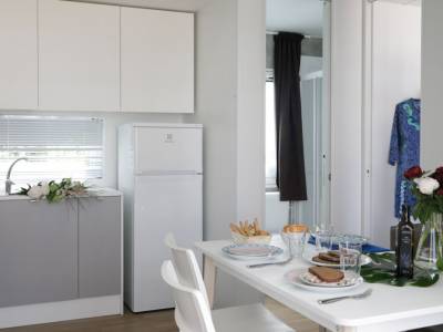 Camping Gardameer met stacaravan 3 slaapkamers 4