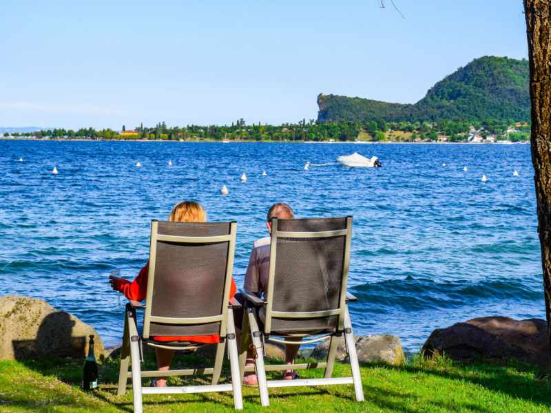 Camping Lago di Garda con piazzole direttamente sul lago  
