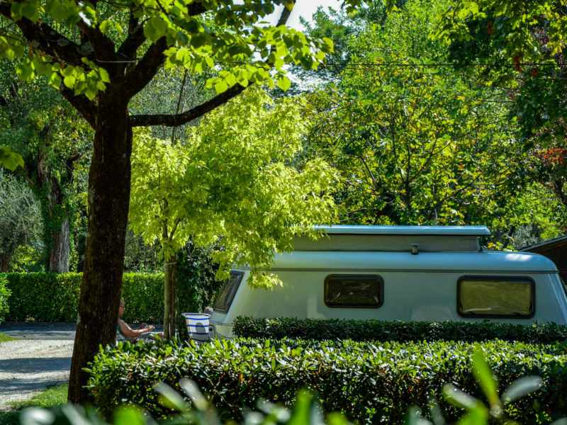 Campeggio Lago di Garda con piazzole standard e 6 amper di elettricità  