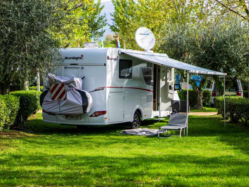 Campeggio Lago di Garda con piazzole grandi e 10 amper di elettricità 