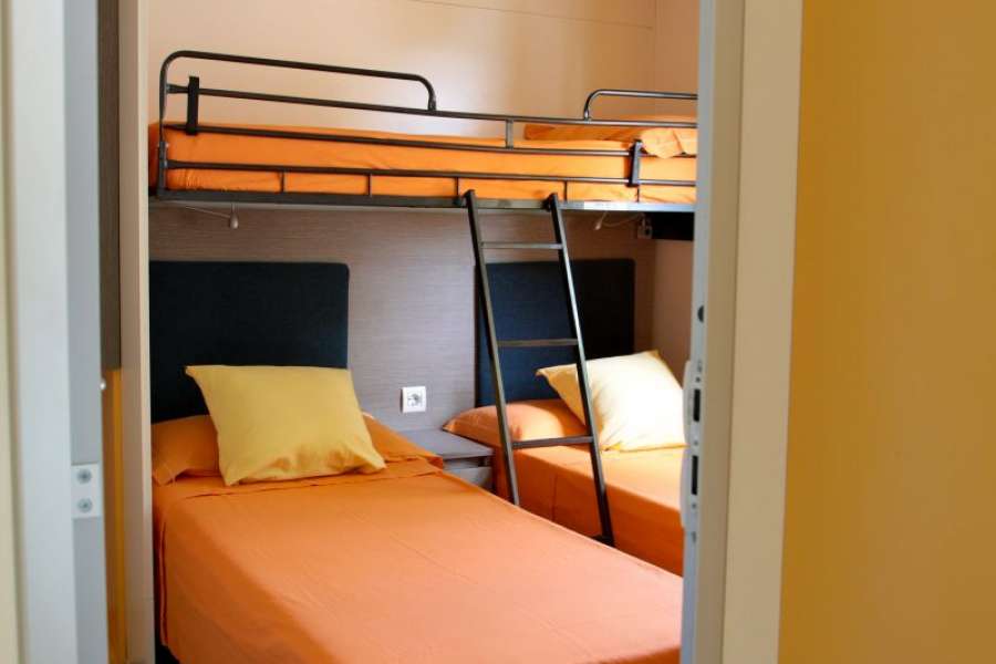 Campeggio Lago di Garda con casa mobile 2 camere da letto e 2 bagni privati 3