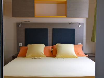 Camping Gardameer met stacaravan 2 slaapkamers en 2 eigen badkamers 