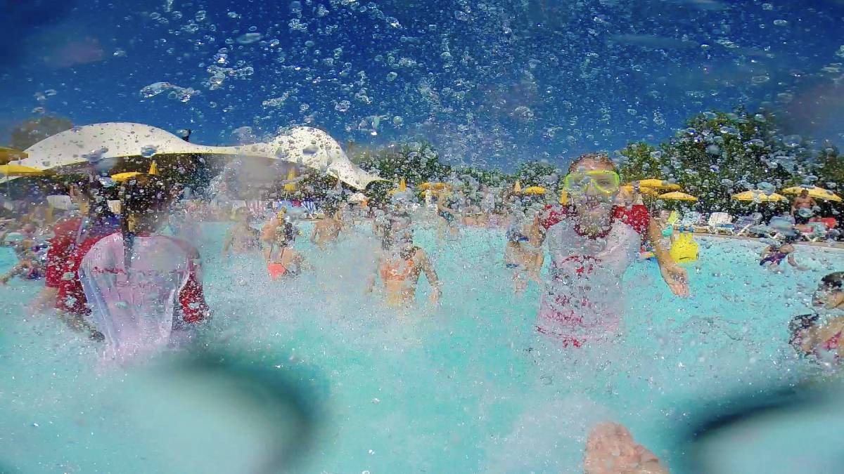 Campeggio Lago di Garda Animazione in piscina 1