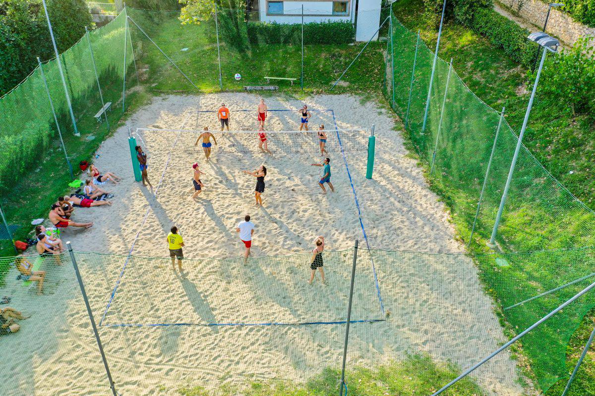 Campeggio Lago di Garda con attività sportive e campo da beach volley 