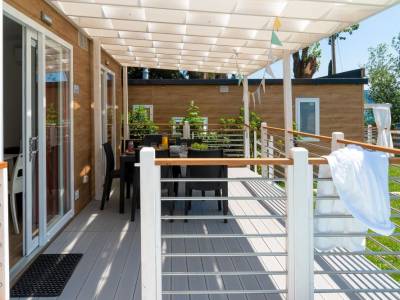 Camping Gardameer met Stacaravan met privé Jacuzzi 3