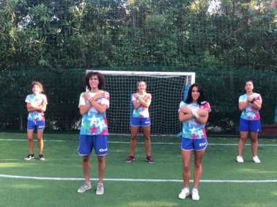 Soco, Bate, Vira Camping Gardameer met Animatie baby dans mini disco 