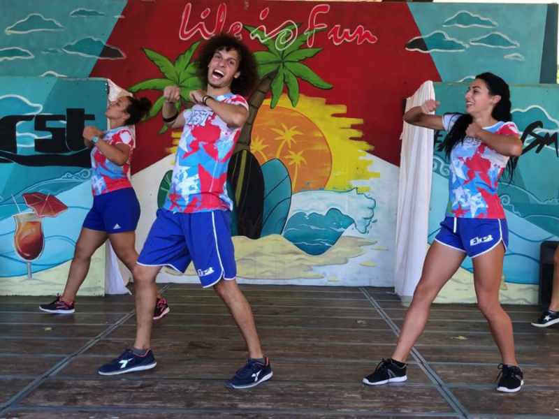 The superhero song  Camping Gardasee mit Animation baby dance mini disco 