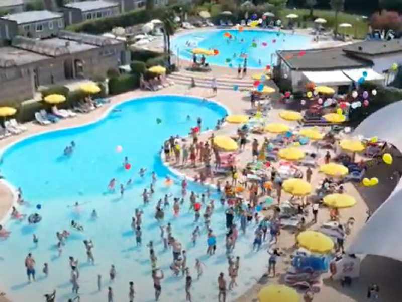 Campeggio Lago di Garda Animazione in piscina 1