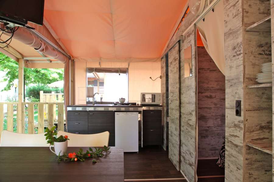 Campeggio Glamping Lago di Garda con tenda con aria condizionata e bagno privato 5