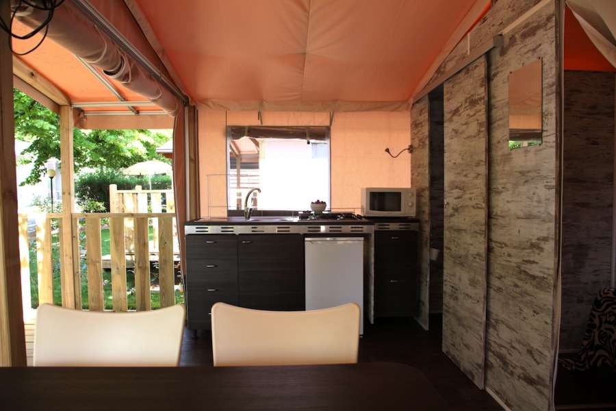 Campeggio Glamping Lago di Garda con tenda con aria condizionata e bagno privato 20