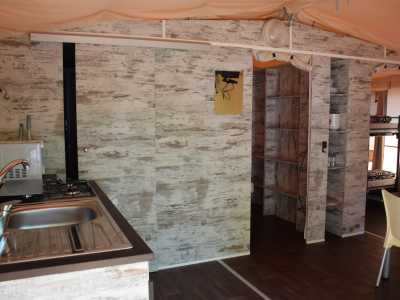 Camping Glamping Gardameer met tent met airconditioning en privé badkamer 2