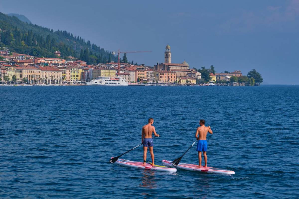 Le migliori spiagge vicine a San Felice, sul lago di Garda Salò noleggio sup